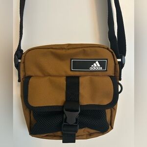 NWOT adidas AMPLIFIER 2 FESTIVAL CROSSBODY BAG